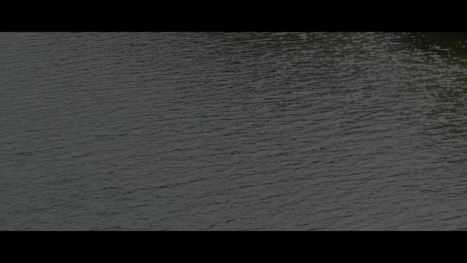 春水流过白土地
