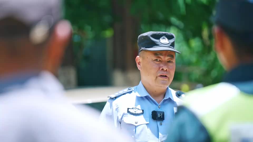 波光中的守护