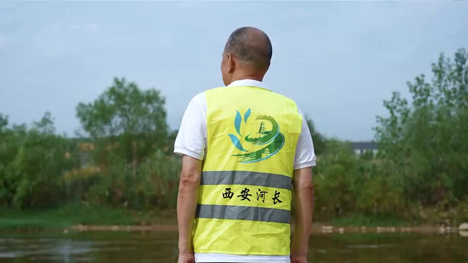 河岸边的守望者